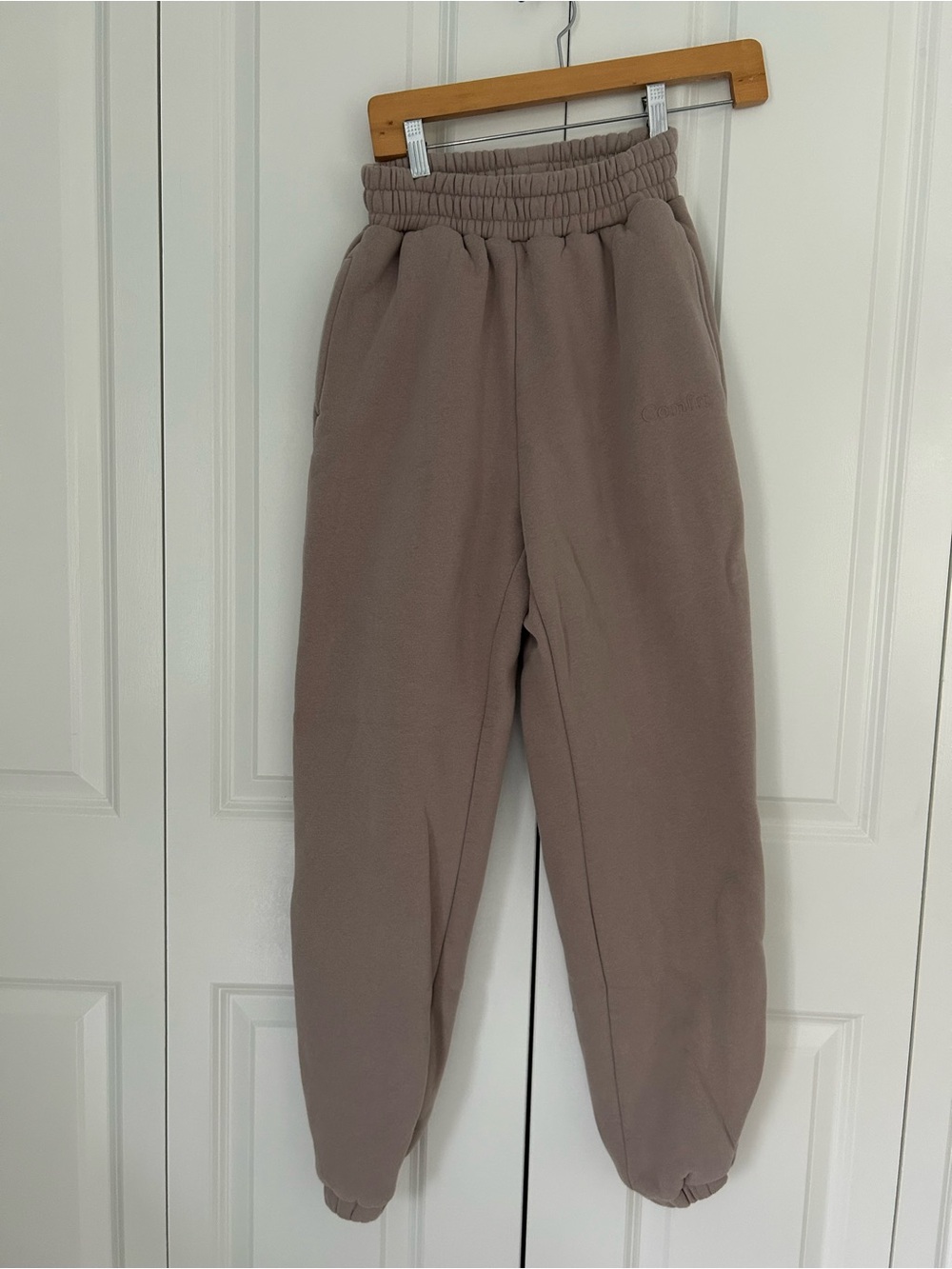 Comfrt sweatpants Taupe color size small loungewear cozy
